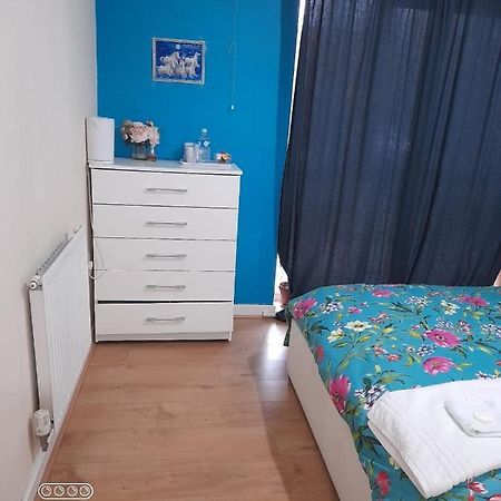 Beautiful 1 Bedroom Ground Floor With Shared Bathroom London Exterior photo