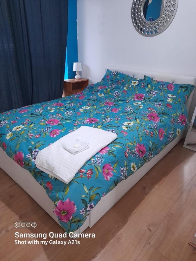 Beautiful 1 Bedroom Ground Floor With Shared Bathroom London Exterior photo
